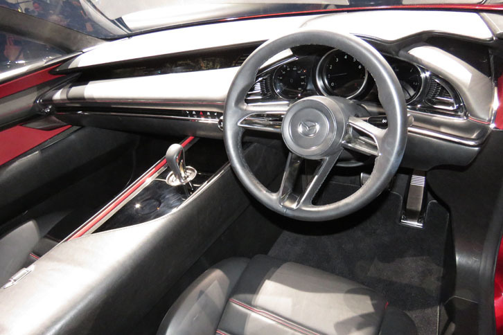 「魁コンセプト」のインテリア。エクステリアと同様にシンプルな造形。