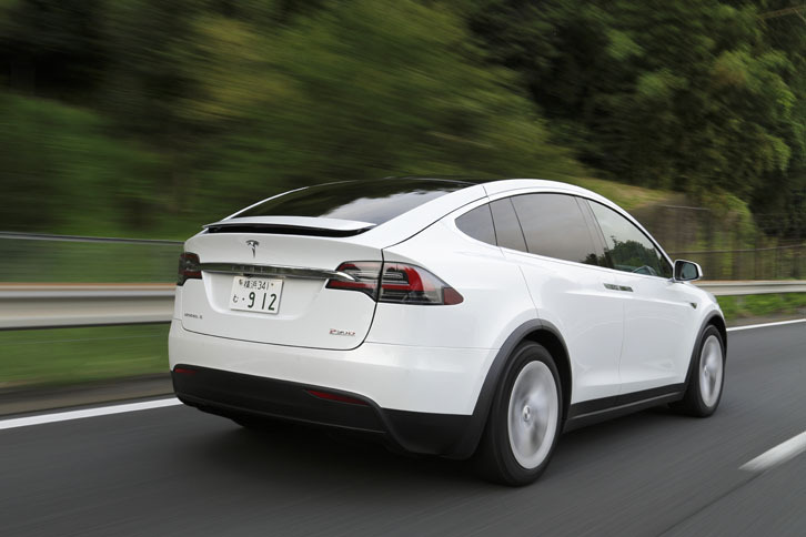 「テスラ・モデルX」