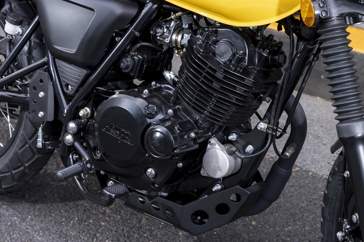 複雑な造形美と、プリミティブなビート感を味わえる空冷単気筒エンジンだが、世界的な潮流もあって、マットモーターサイクルズでも採用はこの「ベニーズリミテッド」が最後となるという。