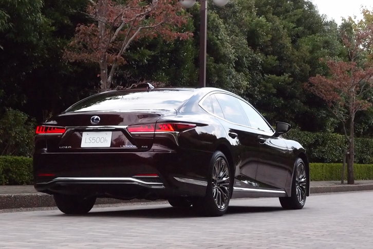 LS500h“エグゼクティブ”