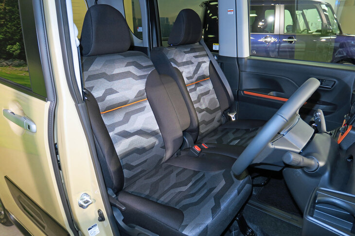 ダイハツ・タント ファンクロス（フロントシート）