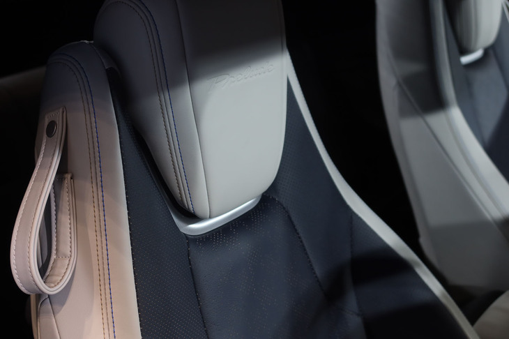 ホンダ・プレリュード（フロントシートのヘッドレスト）