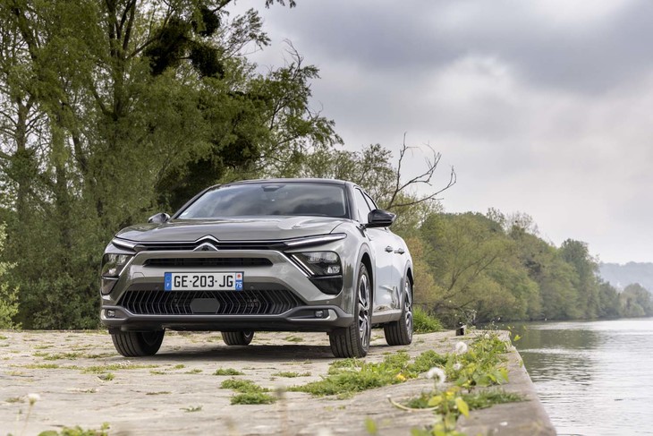 シトロエンC5 Xハイブリッド