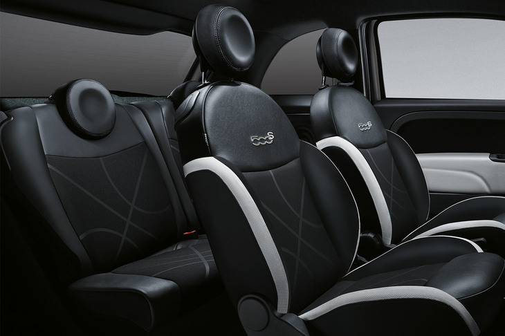「500Sマヌアーレ」では、専用デザインのファブリックシートが採用されている。