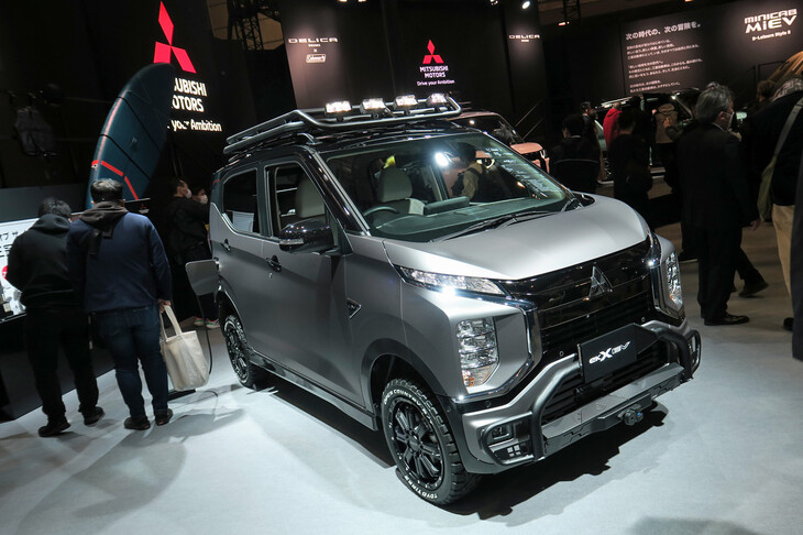 三菱eKクロスEV Smooth × Tough