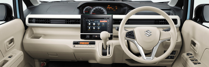 スズキ・ワゴンR ハイブリッドFX（ベージュ内装のインストゥルメントパネルまわり）