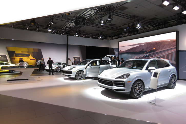 ロサンゼルスモーターショー2017のポルシェブースの様子。