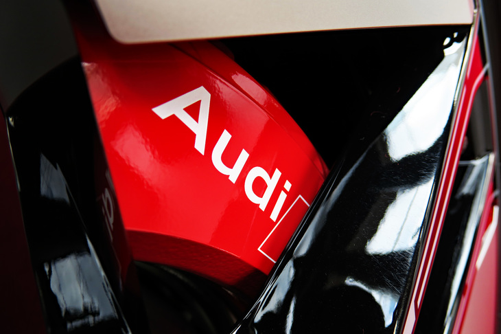 アウディRS e-tron GT（フロントブレーキキャリパー）