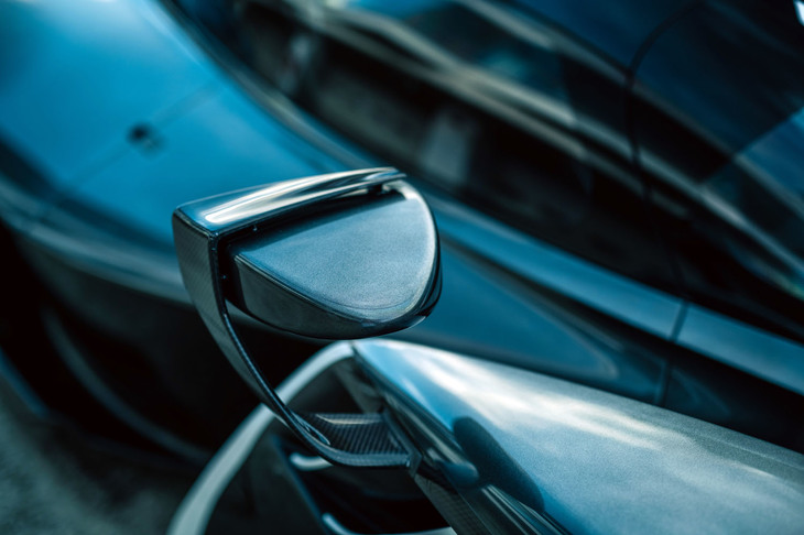 アストンマーティン・ヴァルキリーAMR Pro（サイドミラー）