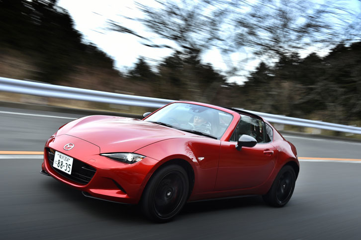 試乗した「RS」にはオプションのブレンボ製フロントブレーキが装着されていた。ブレーキのペダルタッチが絶妙で、ターンインの精度を格段に上げることができる。