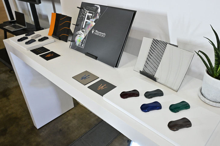 独自のカスタイマイズプログラム「フォーリセリエ」の素材見本。