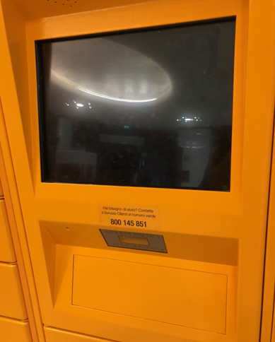 今回は貼り紙すらなし。唯一ロッカーの異常を伝えたのは、痛々しいアラーム音だった。