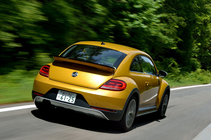 優れた走行性能と低燃費との両立がうたわれる「ザ・ビートル デューン」。スタート＆ストップシステムやブレーキエネルギー回生システムが備わる。