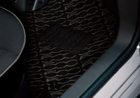 「フィアット500」の限定車「ドルチェビアンコ」登場　上質さを加えたお買い得モデルの画像