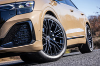 今回の試乗車では、オプションとなるアウディスポーツが手がけた22インチサイズの「10Yスポークデザイン ブラックメタリック」ホイールに、285/40R22サイズの「コンチネンタル・スポーツコンタクト6」タイヤが組み合わされていた。