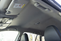 「コンフォートクワイエットパッケージ」では、ルーフやリアフロア、テールゲート、リアクオーターパネル、前後ドアパネルなどに制振材、吸音材を増設している。