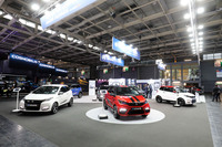 フランスの小型モビリティーメーカー、エグザム。パッと見は日本の軽自動車みたいな感じ。