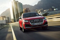 駆動方式は4WDで最高出力は300PS　高性能なコンパクトSUV「アウディSQ2」発売