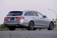 2リッターのクリーンディーゼルを搭載するワゴン「E220dステーションワゴン スポーツ」。