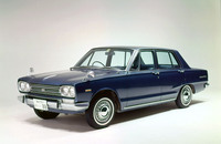 1968年「日産スカイライン1500デラックス」。合併の2年後に、看板を「プリンス」から「日産」に掛け替えて登場した3代目スカイラインの基本モデル。もともとプリンス生まれのスカイラインが、日産の最長寿車名になったのは皮肉な話である。