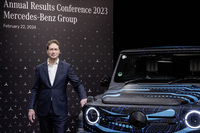 メルセデス・ベンツグループAGのオラ・ケレニウス取締役会長は、2024年2月に開かれた同社の2023年決算会見で、「2030年までに全車BEV化するという計画を、顧客に押しつけてまで人為的に達成しようとするのは理にかなっていない」と発言。BEV戦略の見直しを示唆した。