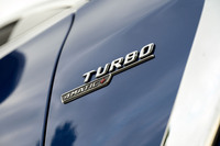 フェンダーには「TURBO」と「4MATIC＋」を重ねたバッジが貼られる。