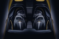 12台限定の特別なオープン2シーター「ベントレー・バカラル」登場の画像