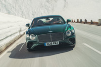 新型「コンチネンタルGT」は、先代のW12エンジン搭載モデルよりも80kg以上の軽量化を実現した。