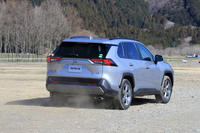 トヨタRAV4アドベンチャー（4WD/CVT）／RAV4ハイブリッドG（4WD/CVT）【試乗記】の画像