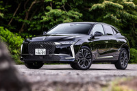 2022年4月に日本導入が発表されたDSオートモビルの新型Cセグメントクロスオーバー「DS 4」。今回は1.5リッター直4ディーゼルエンジン搭載の「リヴォリBlueHDi」に試乗した。車両本体価格は469万円。