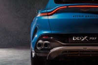 最高出力707PSの高性能モデル「アストンマーティンDBX707」が登場の画像