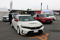 ホンダアクセスのブースには、土屋圭市氏の「ホンダ・シビック タイプR」も展示されていた。