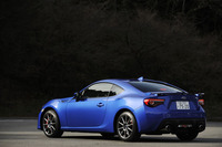 試乗車のボディーカラーはWRブルー・パール。