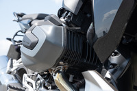 インディアン・スカウト ローグ（6MT）／トライアンフ・ロケット3 GT（6MT）／BMW R1250RS（6MT）【試乗記】の画像