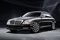 マイバッハブランドからは、ショートボディーのハイパワーモデル「57S」が出展される。