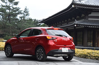 「デミオXDツーリング Lパッケージ」
	（※写真をクリックすると、「CX-3 XDツーリング Lパッケージ」と「デミオXDツーリング Lパッケージ」の、さらに多くの写真が見られます）