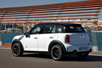 次なるMINIはSUV「MINIカントリーマン」公開の画像