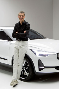 ボルボのデザイン担当上級副社長、トーマス・インゲンラート氏。今回、2台のコンセプトカーをお披露目した。