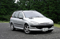 【スペック】XS（4AT）：全長×全幅×全高＝4030×1675×1475mm/ホイールベース＝2440mm/車重＝1150kg/駆動方式＝FF/1.6リッター直4DOHC16バルブ（108ps/5800rpm、15.0kgm/4000rpm）/車両本体価格＝209.0万円（テスト車＝同じ）