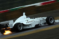 昨2005年、スーパーGTチャンピオンに輝いた立川祐二(TEAM CERUO/TOYOTA RV8J)。フォーミュラ復帰組みの1人だ。