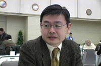 
	【写真上】「ヒュンダイ・ソナタ」
	【写真下】ヒュンダイ・モーター・ジャパン株式会社の辻村百樹氏
	 