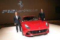 フェラーリ・ジャパン プレジデント＆CEO ハーバート・アプルロス氏（写真左）とフェラーリS.p.A プロダクト・マーケティング マネージャー アンドレア・バッシ氏（写真右）。