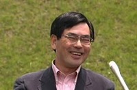 
	トヨタ「アルファード」の開発責任者、トヨタ自動車株式会社、第3開発センター製品企画の岩田秀行チーフエンジニア。日産「エルグランド」のCMで、なにをヤラれちゃったんですか？
	 