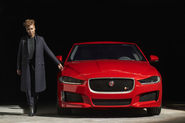 “顔つき”が明らかにされた新型「ジャガーXE」。