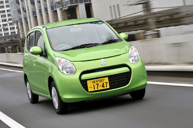 【スペック】全長×全幅×全高＝3395×1475×1535mm／ホイールベース＝2400mm／車重＝760kg／駆動方式＝FF／0.66リッター直3DOHC12バルブ（54ps/6500rpm、6.4kgm/3500rpm）／価格＝102万9000円（テスト車＝同じ）