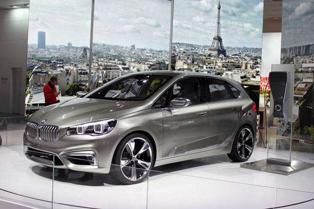 BMWブースの目玉「コンセプトアクティブツアラー」。