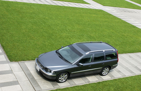 ボルボ　V70 2．4 SB5244W V70（ボルボ）の価格・スペック情報{平成16年
