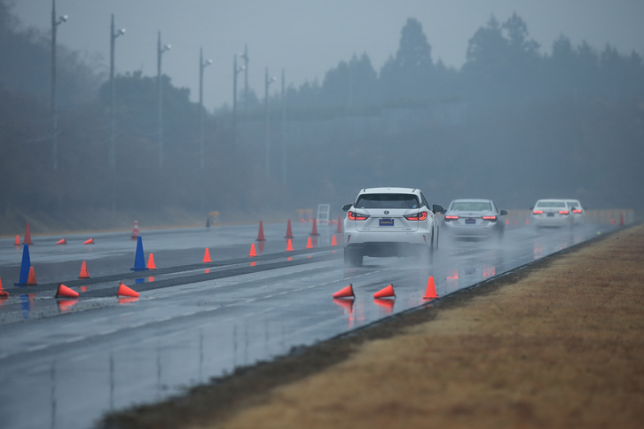 せっかくの試走会だったが、当日はご覧の通りの雨模様。車速を上げられるようなシチュエーションではなく、コーナリング性能の向上などを体感することはできなかった。