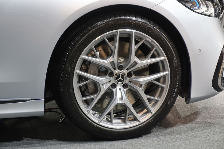 メルセデス・ベンツS450d 4MATIC（フロントホイール）