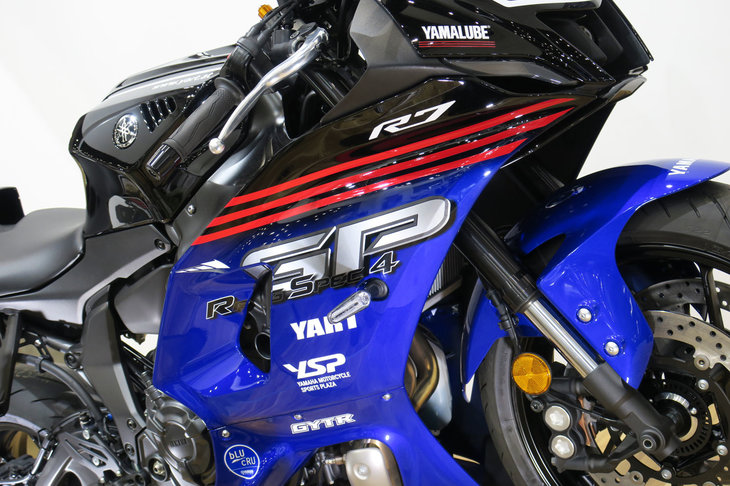 ヤマハYZF-R7（YSP限定YAMALUBE外装セット装着車）
